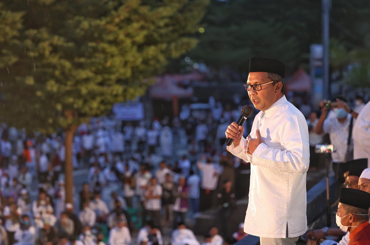 Salat Subuh Berjamaah di Pantai Losari, Empat Ulama Hadir Memberi Tausiah